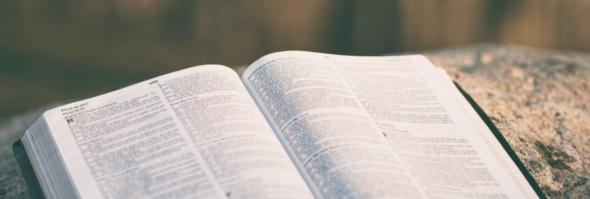 Biblia jest jak mapa, która pokazuje drogi do Boga